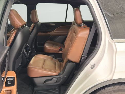 Used 2024 Lincoln Aviator Reserve w/ Elements Package Plus RWD image 22