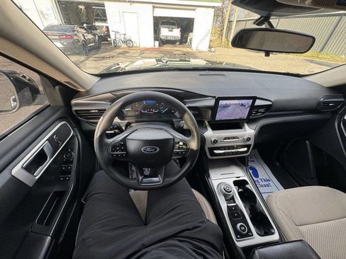 Used 2023 Ford Explorer 4WD image 12