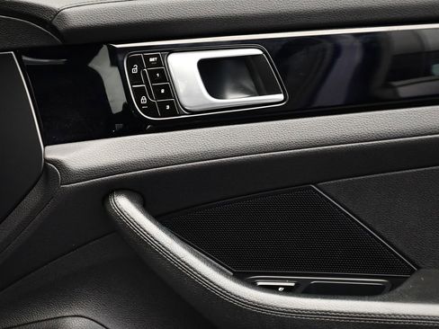 Used 2020 Porsche Panamera 4 image 46