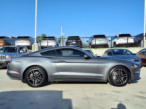 Used 2022 Ford Mustang GT RWD image 5