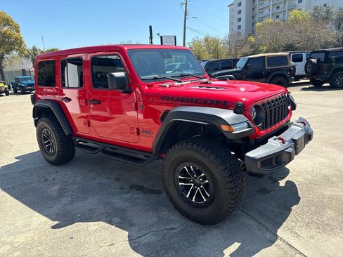Used 2024 Jeep Wrangler Unlimited Rubicon w/ XTREMEE 35" Tire Package image 4
