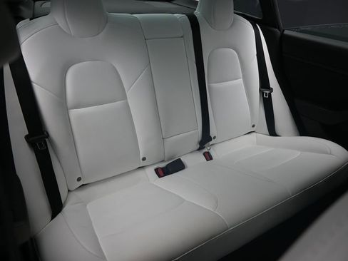 Used 2022 Tesla Model 3 Long Range image 35