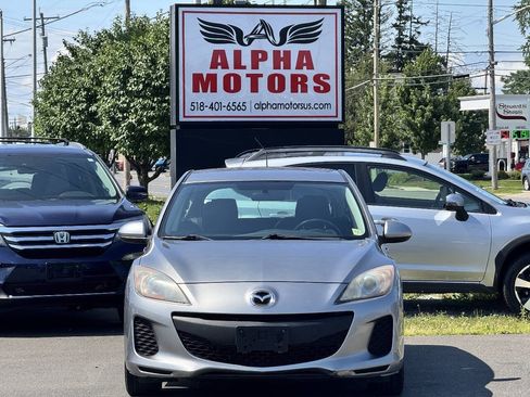 Used 2013 MAZDA MAZDA3 i Touring FWD image 2