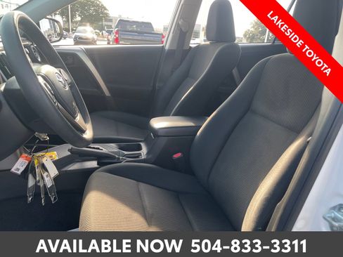 Used 2015 Toyota RAV4 LE FWD image 27