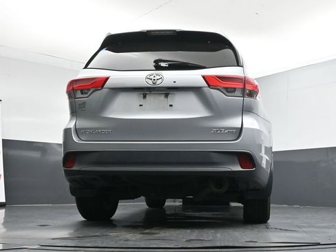 Used 2017 Toyota Highlander XLE image 23