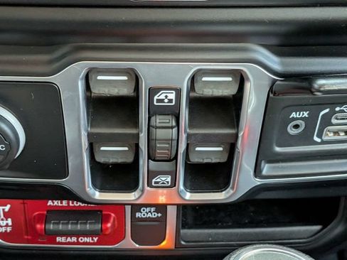 Used 2020 Jeep Gladiator Mojave AWD/4WD image 27