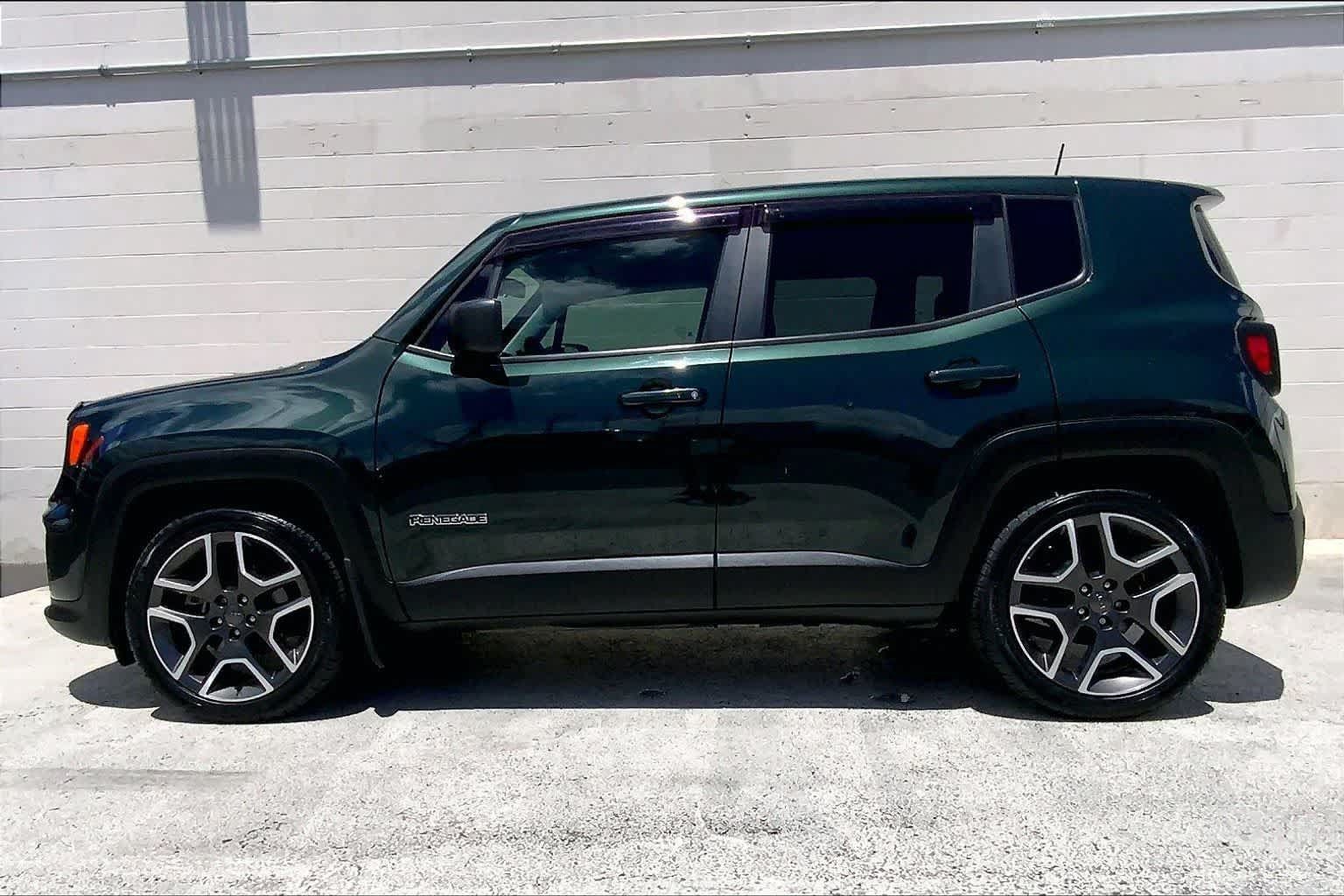 Used 2021 Jeep Renegade Sport FWD image 3