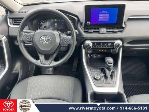 Used 2023 Toyota RAV4 XLE AWD/4WD image 13