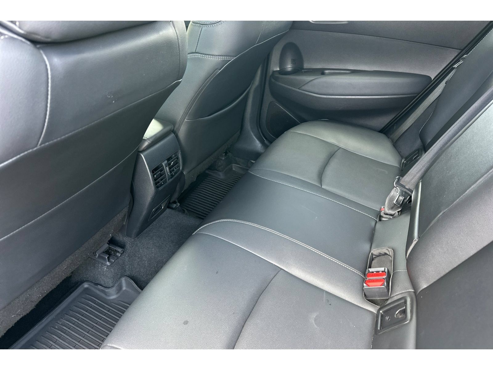 Used 2023 Toyota Corolla Cross XLE w/ Convenience Package AWD/4WD image 13