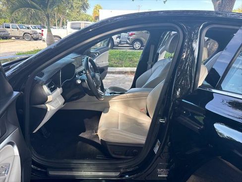 Used 2025 Genesis G70 2.5T AWD/4WD image 16