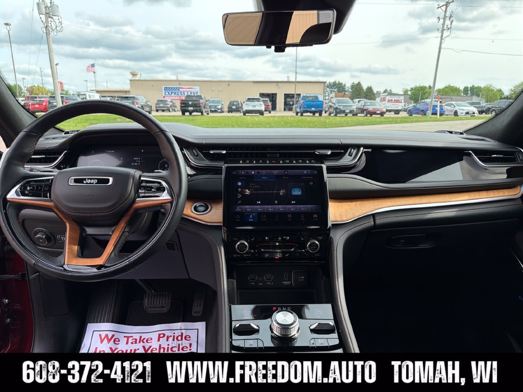 Used 2023 Jeep Grand Cherokee L Summit AWD/4WD image 12