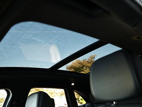 Used 2023 Porsche Macan S image 23