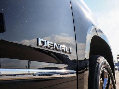 Used 2019 GMC Yukon Denali w/ Denali Ultimate Package image 10