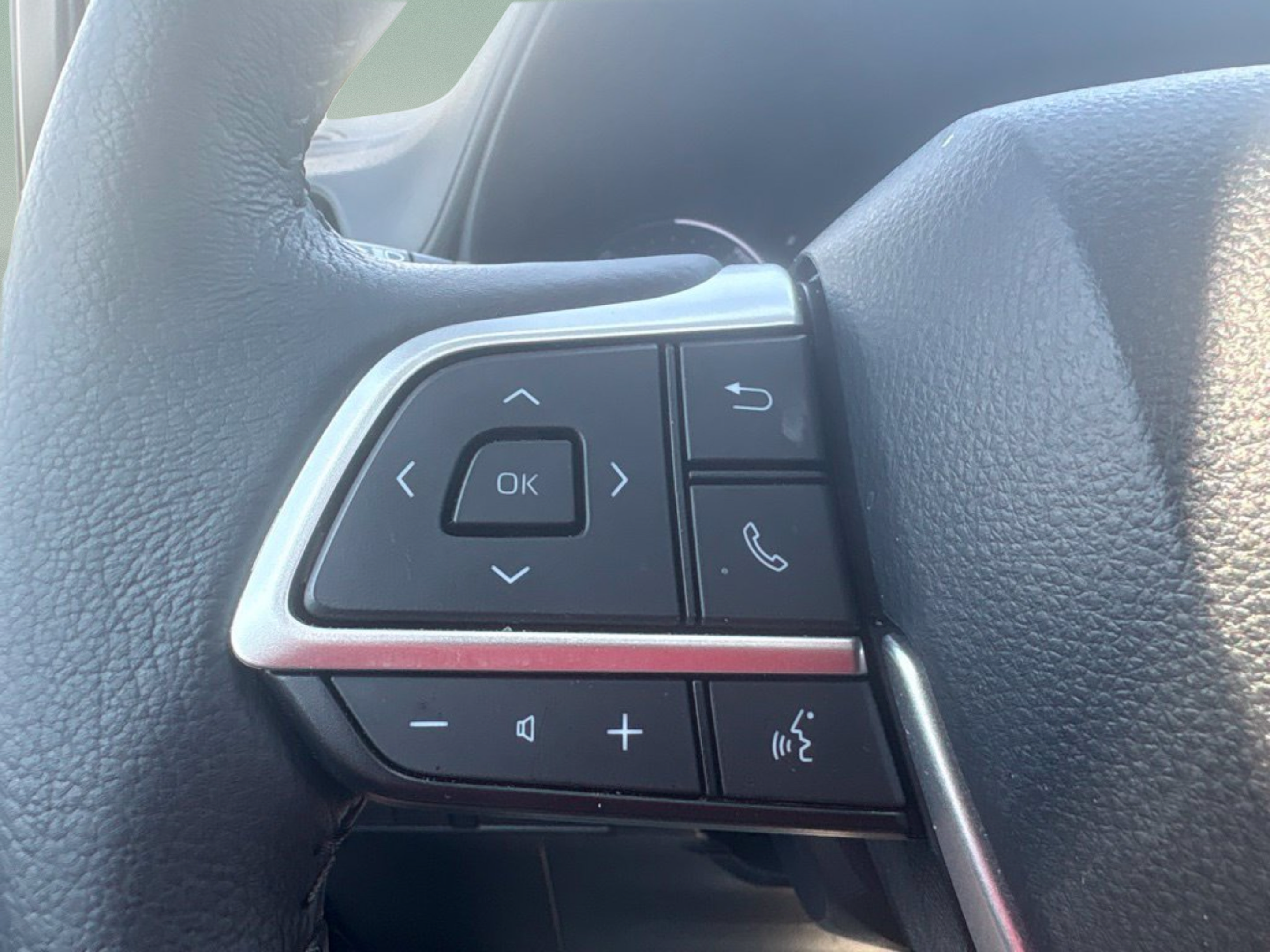 Certified 2026 Toyota Sienna XLE FWD image 13
