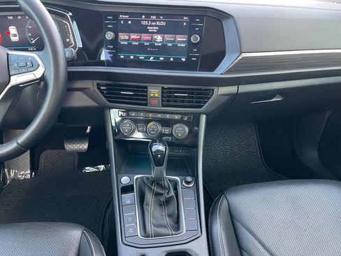 Certified 2022 Volkswagen Jetta SEL image 12