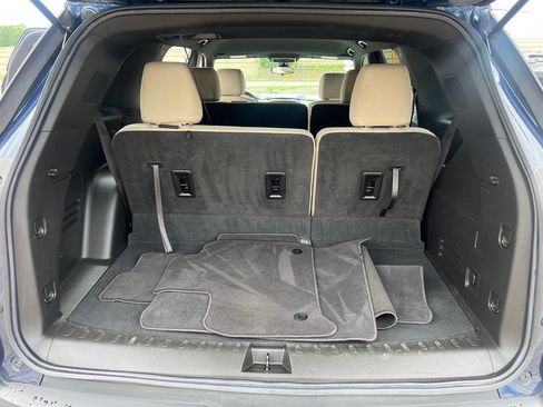 Used 2022 Chevrolet Traverse LS AWD/4WD image 12