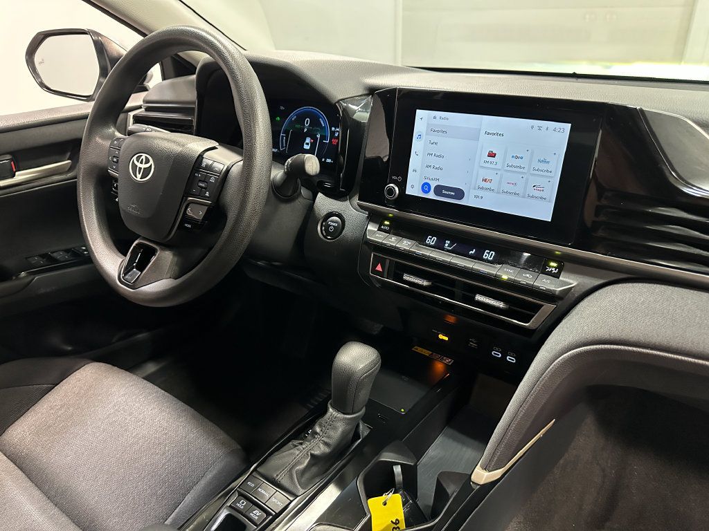 Used 2025 Toyota Camry LE FWD image 99