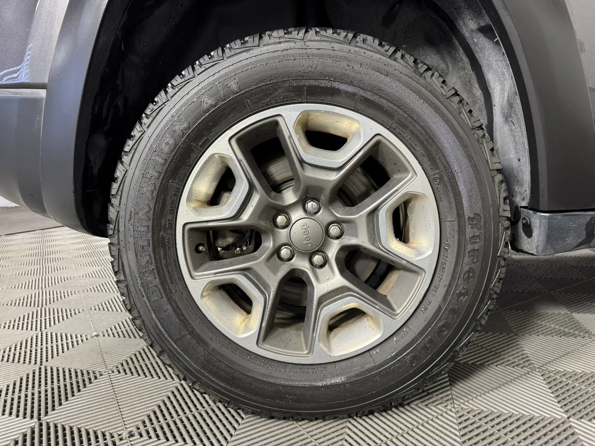 Used 2019 Jeep Cherokee Trailhawk AWD/4WD image 44