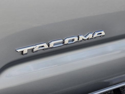 Used 2022 Toyota Tacoma SR5 w/ Technology Package RWD image 27