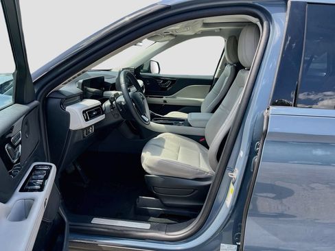 Used 2025 Lincoln Aviator AWD w/ Equipment Group 101A image 21