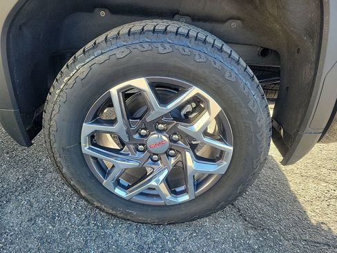 New 2026 GMC Sierra 1500 SLT image 15