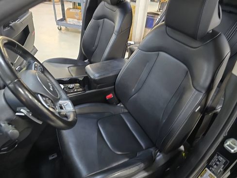Used 2023 Kia Sportage EX w/ EX Premium Package AWD/4WD image 16