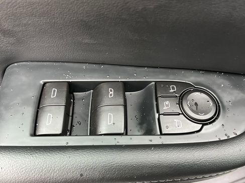 Used 2025 Buick Enclave Preferred image 12