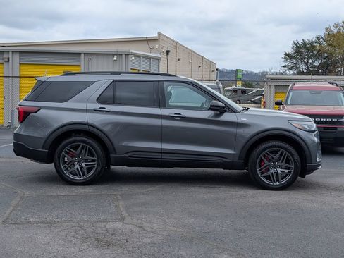 New 2026 Ford Explorer ST-Line w/ ST-Line Street Pack AWD/4WD image 3