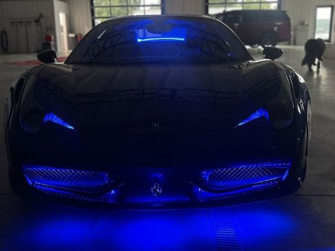 Used 2015 Ferrari 458 Italia Coupe image 40