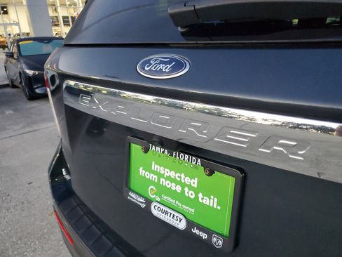 Used 2023 Ford Explorer XLT w/ Equipment Group 202A image 6