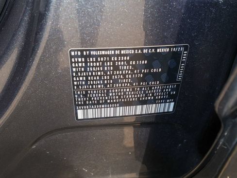 Used 2024 Volkswagen Tiguan SE R-Line AWD/4WD image 30