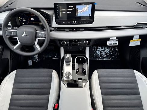 New 2026 Mitsubishi Outlander SE AWD/4WD image 13
