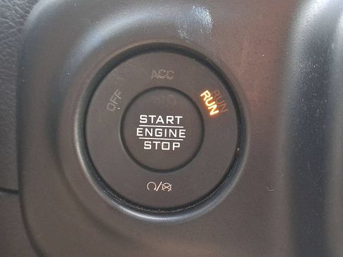 Used 2022 Jeep Wrangler Unlimited Sahara AWD/4WD image 27