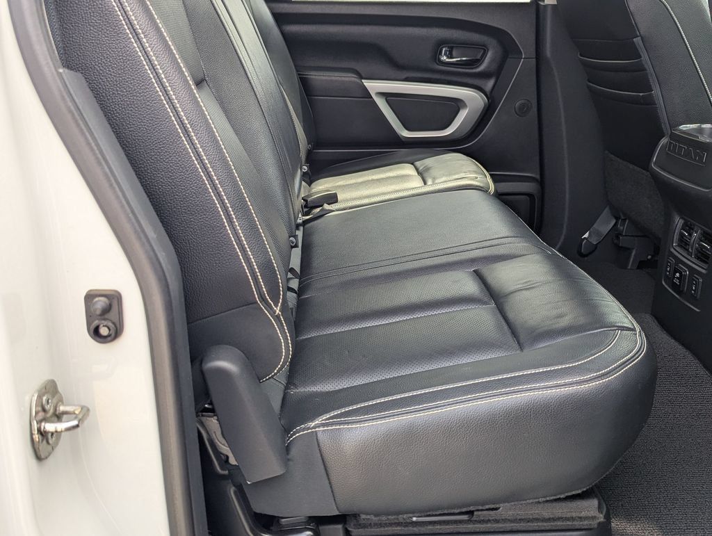 Used 2018 Nissan Titan PRO-4X w/ Pro-4x Convenience Package AWD/4WD image 25
