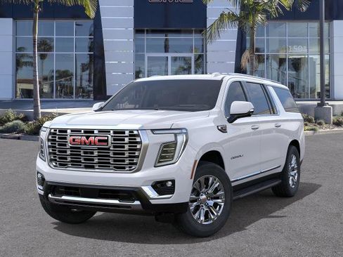 Used 2026 GMC Yukon XL Denali AWD/4WD image 6