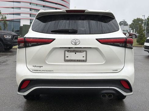 Used 2021 Toyota Highlander XSE FWD image 4