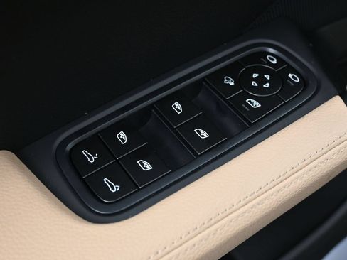 Certified 2026 Porsche Cayenne Coupe AWD/4WD image 19