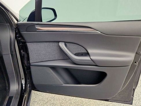 Used 2024 Tesla Model X image 31