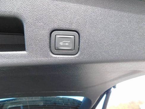 Used 2025 Chevrolet Traverse High Country w/ LPO, Floor Liner Package image 24