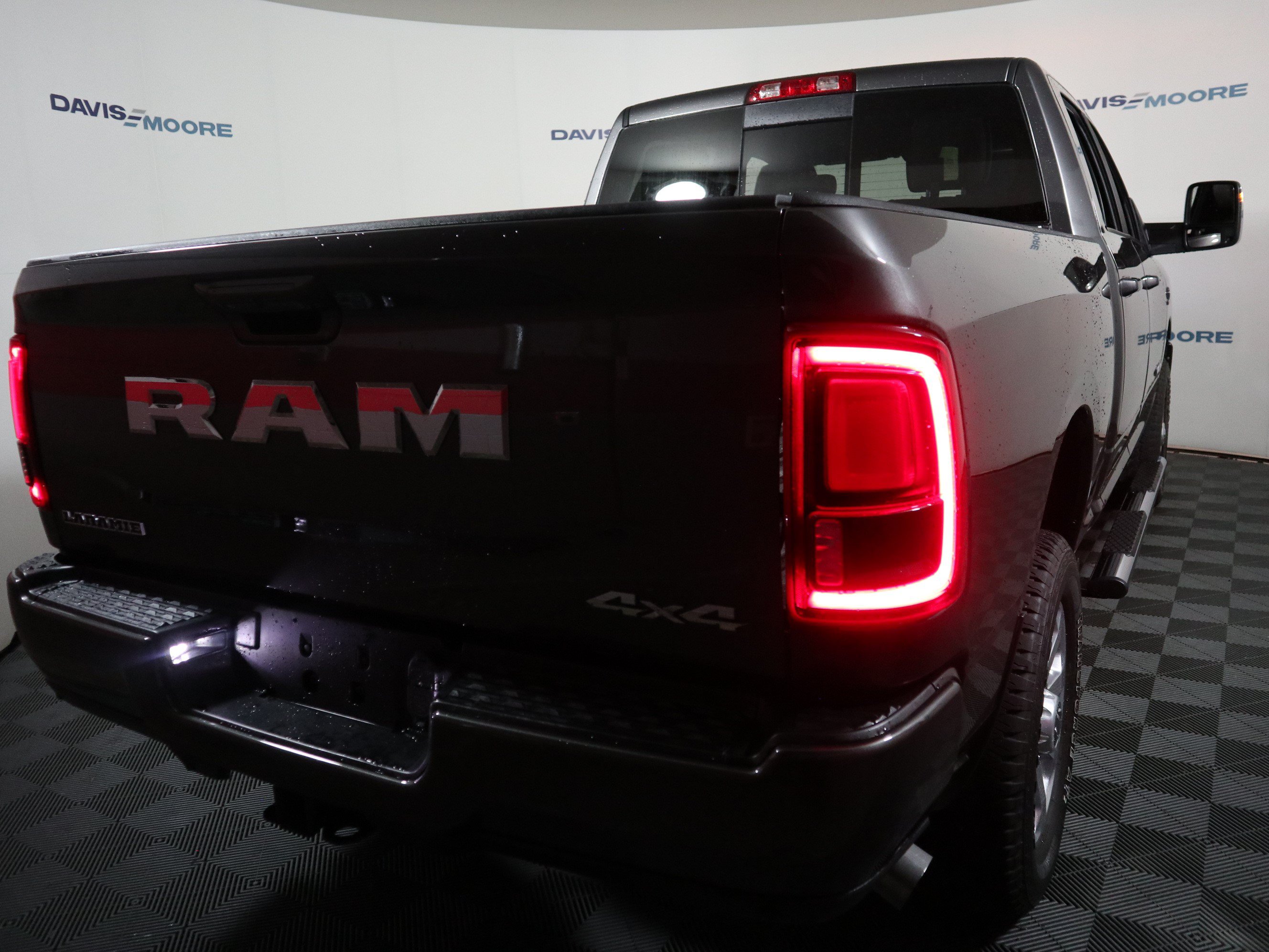 Used 2026 RAM 2500 Laramie AWD/4WD image 6