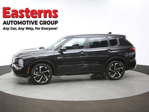 Used 2023 Mitsubishi Outlander SE image 60