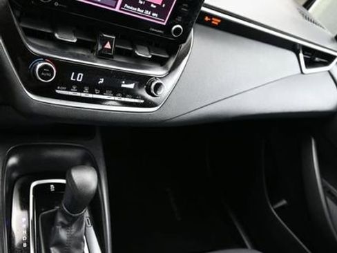Used 2022 Toyota Corolla LE FWD image 16