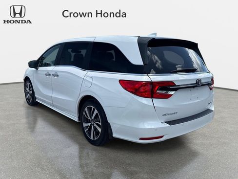 Used 2024 Honda Odyssey Touring image 3