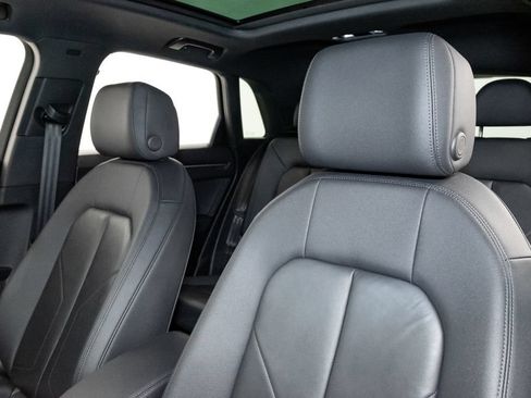 Used 2025 Audi Q3 2.0T Premium AWD/4WD image 12