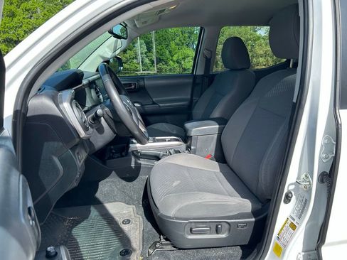 Used 2023 Toyota Tacoma SR5 w/ Technology Package RWD image 13