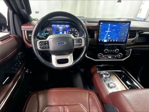 Used 2024 Ford Expedition Limited image 18