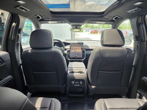 New 2026 GMC Acadia Denali w/ Super Cruise Package FWD image 10