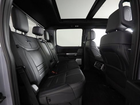 Used 2025 Ford F450 Platinum w/ FX4 Off-Road Package image 12