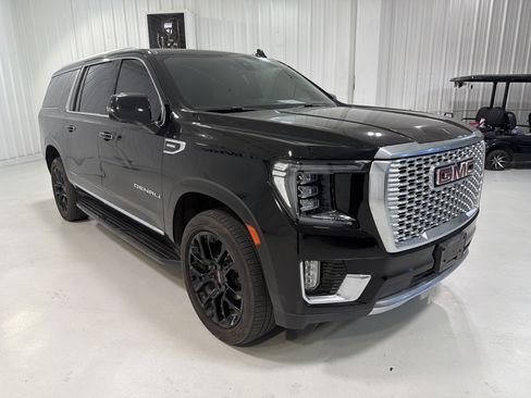 Used 2022 GMC Yukon XL Denali AWD/4WD image 7