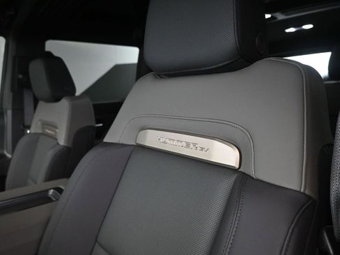 New 2025 GMC Hummer EV 2X w/ LPO, Dark Essentials Package image 19